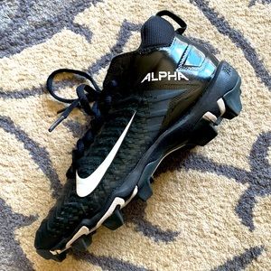 Big Boys Size 4.5 Nike Cleats “Alpha”